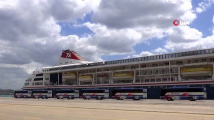 - Korona virüsünün ortaya çıktığı ve ülkelerin almadığı gemi Küba'ya demir attı- Yolcular...