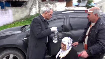 Tarsus Belediyesi dezenfektan üretip halka ücretsiz dağıtıyor