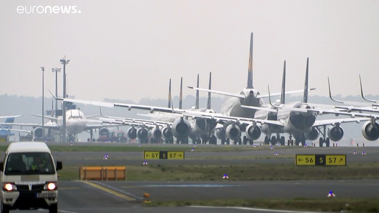 COVID-19: Καθηλωμένα τα αεροπλάνα σε όλο τον κόσμο