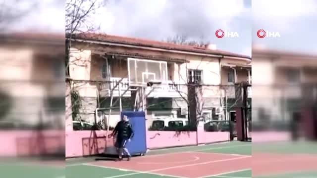 Ergin Ataman antrenmanı iptal etti, evinde oğluyla basketbol oynadı