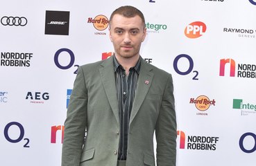 Sam Smith está em auto-isolamento