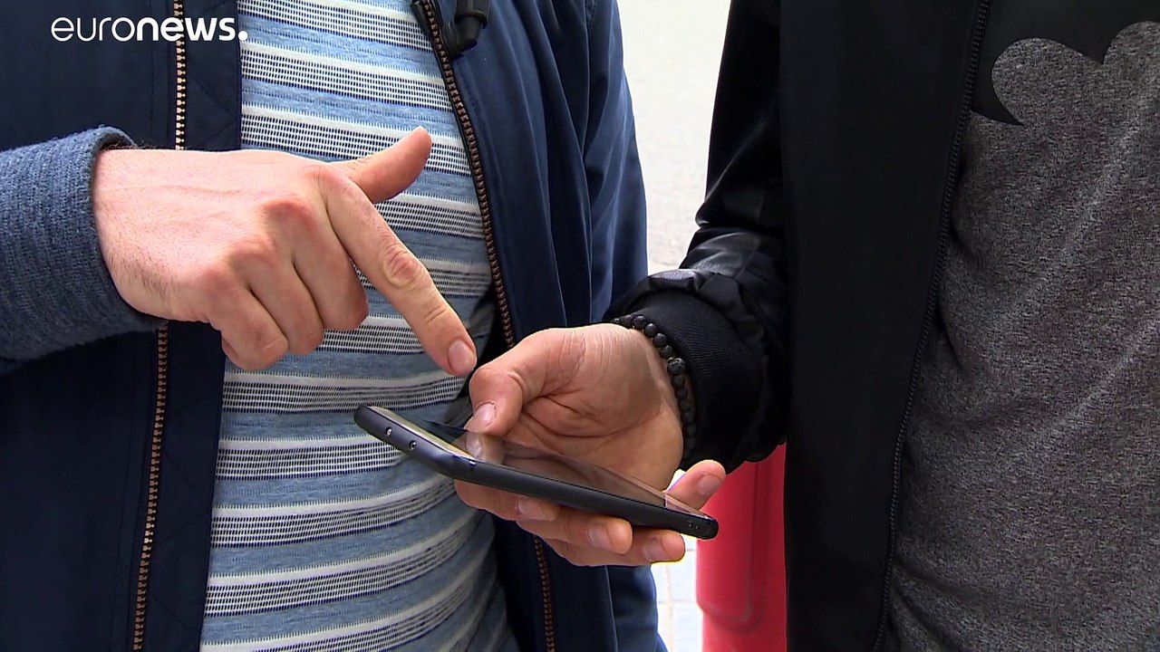 "Was passiert mit den Daten?" Kritik an Handy-Überwachung