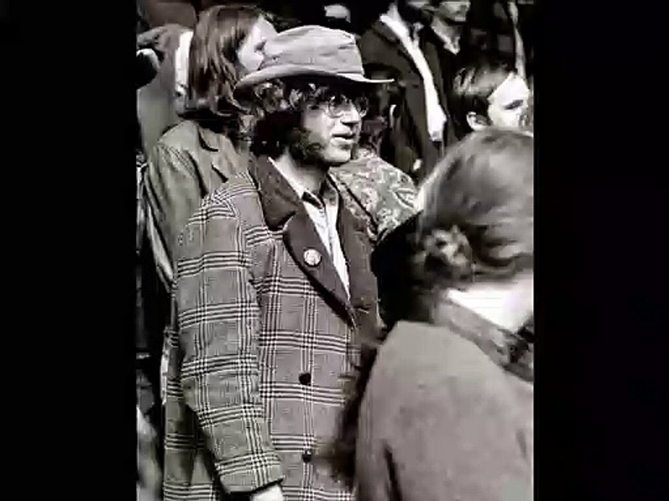 The Summer of Love – Pictures of Hippies in Haight Ashbury, San Francisco in 1967