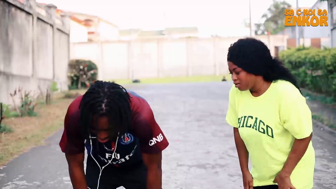 ELLE S’EST FAIT VIOLER PAR UN GARS QU’ ELLE A RENCONTRE SUR INSTAGRAM .