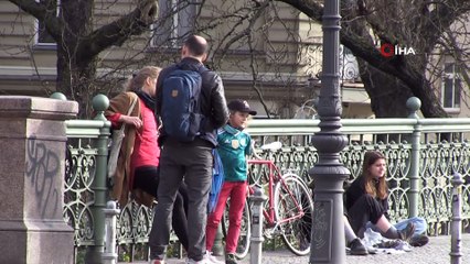 - Almanya'da halk korona tedbirlerine uymuyor- Gençlerin 'Korona-Parti' adıyla bir araya gelmesi tepki çekti