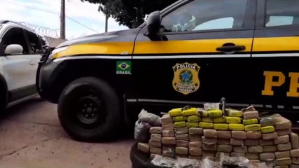 Após fuga, trio armado é preso com maconha em posto de combustíveis no Paraná