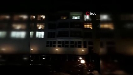 Kocaeli’de binlerce vatandaş balkona çıkıp korona virüsle mücadele eden sağlık çalışanlarını alkışladı