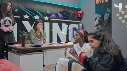 نجود رافضة فكرة التخلي عن النادي الرياضي وصديقاتها معها بهالمحنة