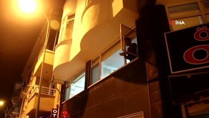 Balkonlardan sağlık çalışanlarına alkışlı destek