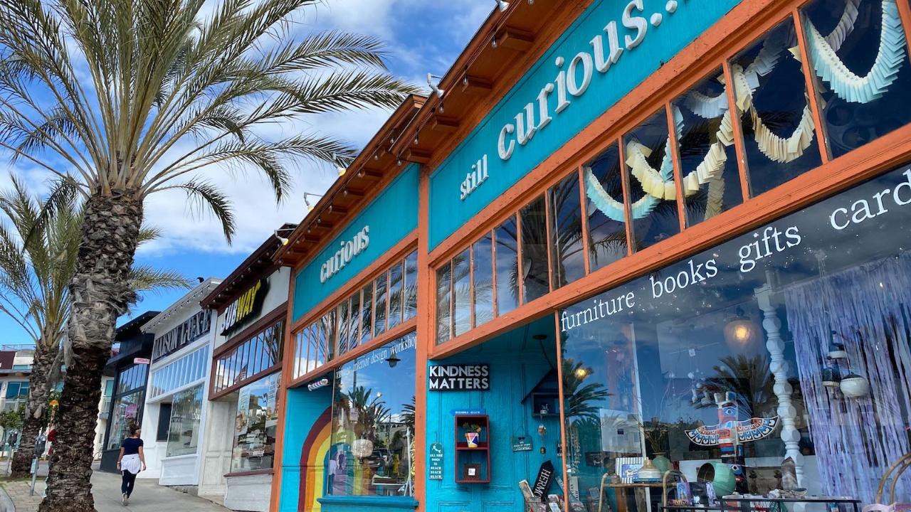 This Small Business Shut Its Doors Due to Coronavirus, but It's Helping Its Community Lighten Up With a Free Joke Hotline