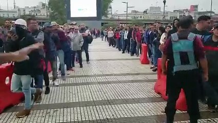 Constitución, 7.30 h:  es un centro de trasbordo y una de las estaciones con más pasajeros