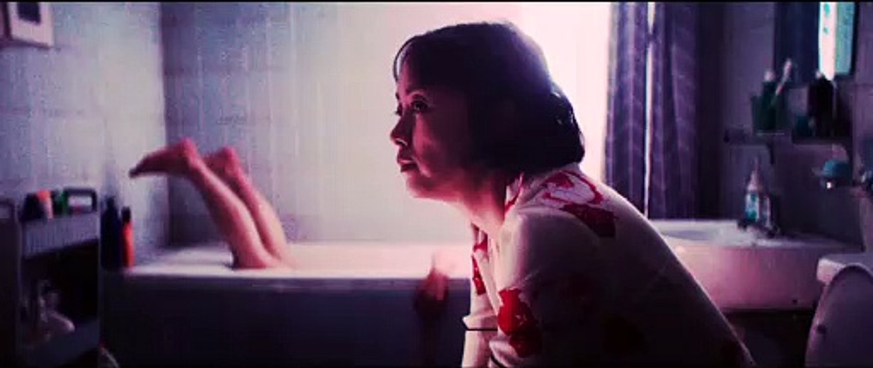 Beasts Clawing at Straws movie - Do-yeon Jeon, Woo-sung Jung, Sung-Woo Bae