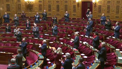 Il est 20h, l’hémicycle du Sénat applaudit les personnels de santé