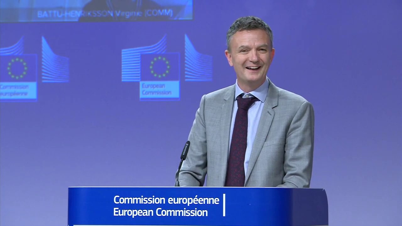 Hope is the thing with feathers. Poems fight Coronavirus in Europe