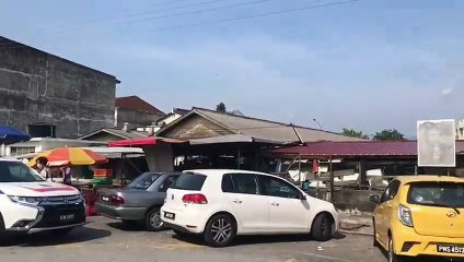 Business as usual at Pasir Pinji, Pasir Puteh markets