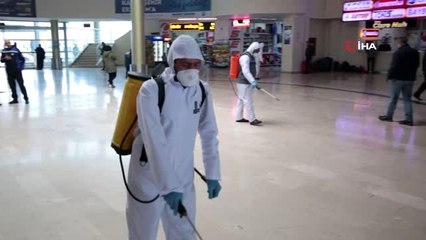 Büyükşehir otogarı dezenfekte etti