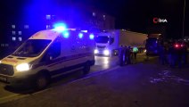 Sivas'ta Trafik Kazası; Tır İle Otomobil Çarpıştı: 2'si Çocuk 5 Yaralı