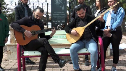 Aşık Veysel'in adını taşıyan okulun öğrencileri ünlü ozandan feyzalıyor - SİVAS