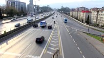 İSTANBUL'DA YOLLAR BOŞ KALDI; TRAFİK YOĞUNLUĞU YÜZDE 13'LERE DÜŞTÜ