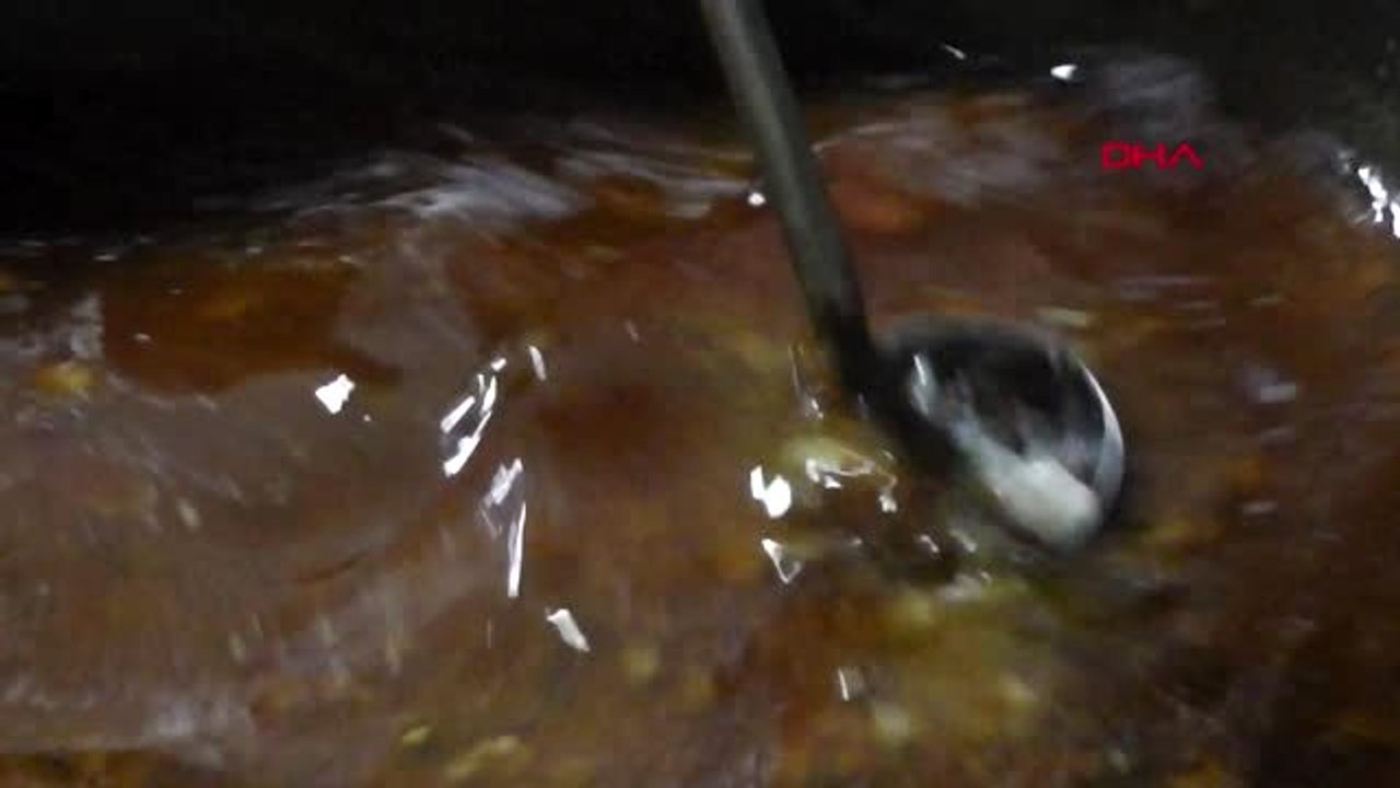 TOKAT Koronavirüse karşı esnafa kelle paça çorbası dağıttı