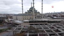 Kocatepe Camii'nde Cuma namazı vakti sessizlik hakim