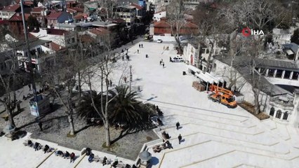 İstanbul'un tarihi camileri boş kaldı