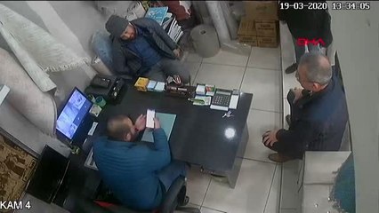 Hapşırınca herkes panikledi, o anlar güvenlik kamerasına yansıdı