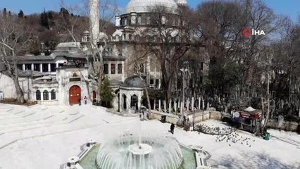 İstanbul'un tarihi camileri boş kaldı
