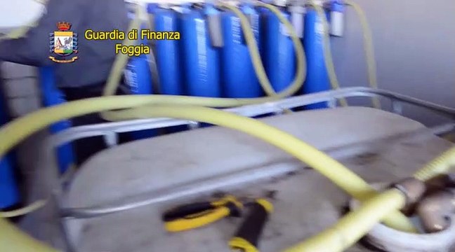 Puglia: sequestrati 33mila litri di alcool di contrabbando nel foggiano. Denunciate tre persone - VIDEO