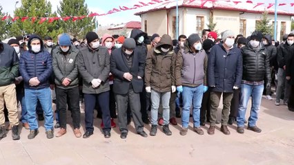 İdlib şehidi Uzman Onbaşı Ramazan Nayir son yolculuğuna uğurlandı (3) - SİVAS