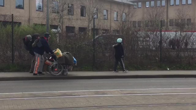 Uccle - les conteneurs de la Fondation prince Laurent évacués