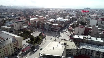 VAN Kışı evde geçiren Vanlılar güneşli havada 'evde kalamadı'