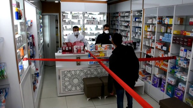 Eczanelerde koronavirüse karşı şeffaf branda önlemi - KIRŞEHİR