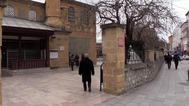 Koronavirüs tedbirleri kapsamında cuma namazı kılınmadı