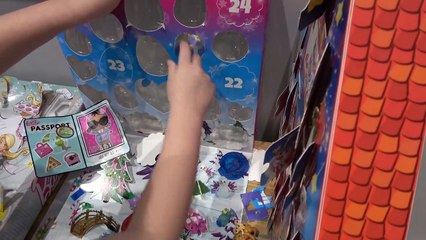 Sophia, Isabella e Alice Brincando no Natal com Barbie, Lol Surpresa e Boneca Barbie