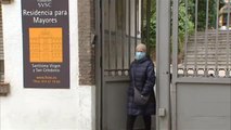 Los trabajadores de la residencia con 11 fallecidos de Madrid se enteran de las muertes por la televisión