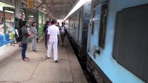 Free train rides in Sri Lanka as stations refuse cash over virus fears