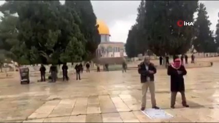 - Kudüs'te Korona salgını nedeniyle cuma namaz kılanların sayısı azaldı- Mescid-i Aksa'nın...
