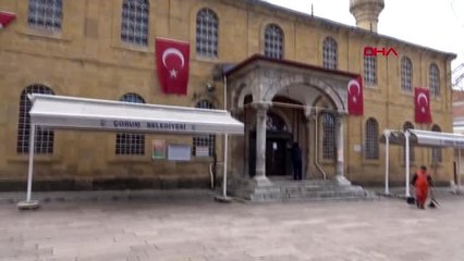 Cemaat arasında camide namaz tartışması
