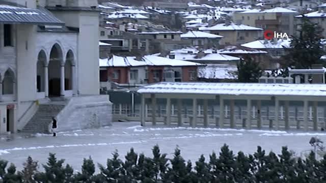 Kocatepe Camii'nde Cuma namazı vakti sessizlik hakim