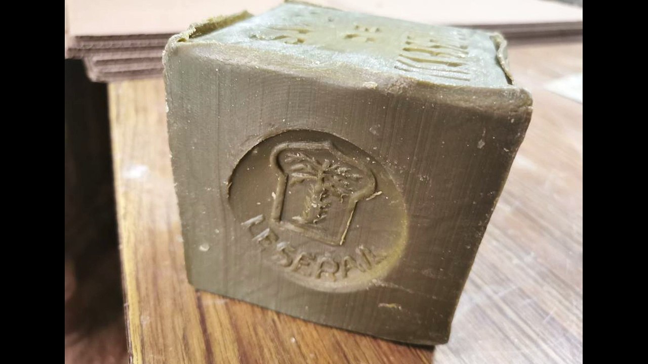 La Savonnerie "Le Sérail" a offert une tonne de Savon de Marseille aux Hôpitaux marseillais