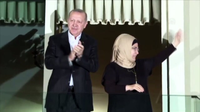 Cumhurbaşkanı Erdoğan ve eşi Emine Erdoğan'dan sağlık çalışanlarına alkışlı destek - İSTANBUL