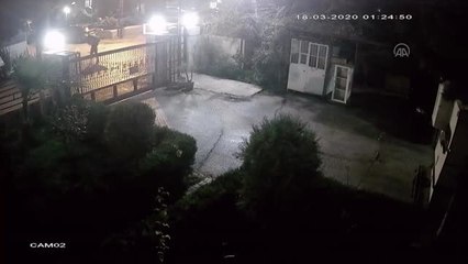 Park halindeki aracın lastikleri kesildi