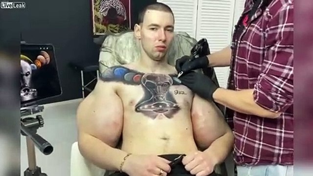 Muscu : regardez la forme improbable de ses bras !