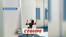 Bruno Alves jongle avec ses pecs - Foot - WTF