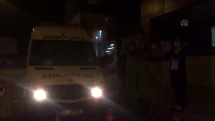 Adıyaman ve Batman'da sağlık çalışanlarına alkışlı destek