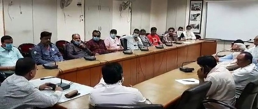 नागौर में व्यापारियों ने खुद ही किए बाजार बंद, कलक्टर ने ली बैठक