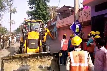 अयोध्या: अवैध अतिक्रमण पर चला प्रशासन का बुलडोजर