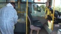 Maltepe’de hatlı minibüsler korona virüsüne karşı ilaçlı su ile dezenfekte edildi