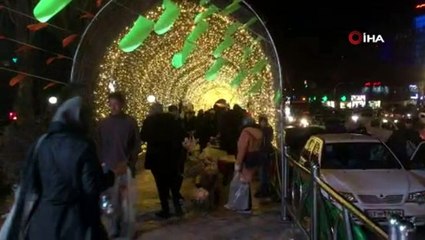 İran'da tüm uyarılara rağmen halk sokağa çıkmaya devam ediyor